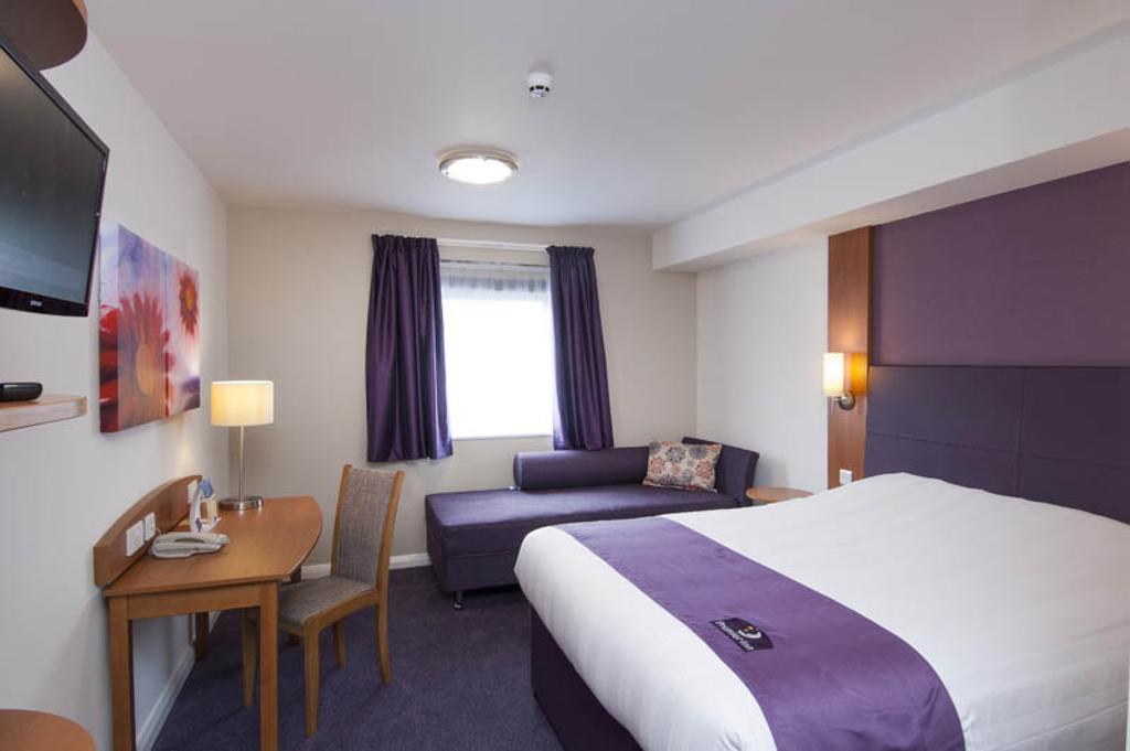 Premier Inn Newcastle Airport South Woolsington Номер фото
