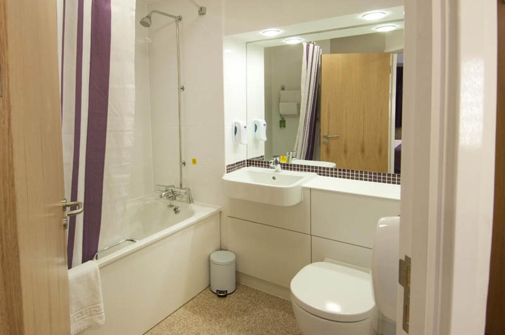 Premier Inn Newcastle Airport South Woolsington Номер фото